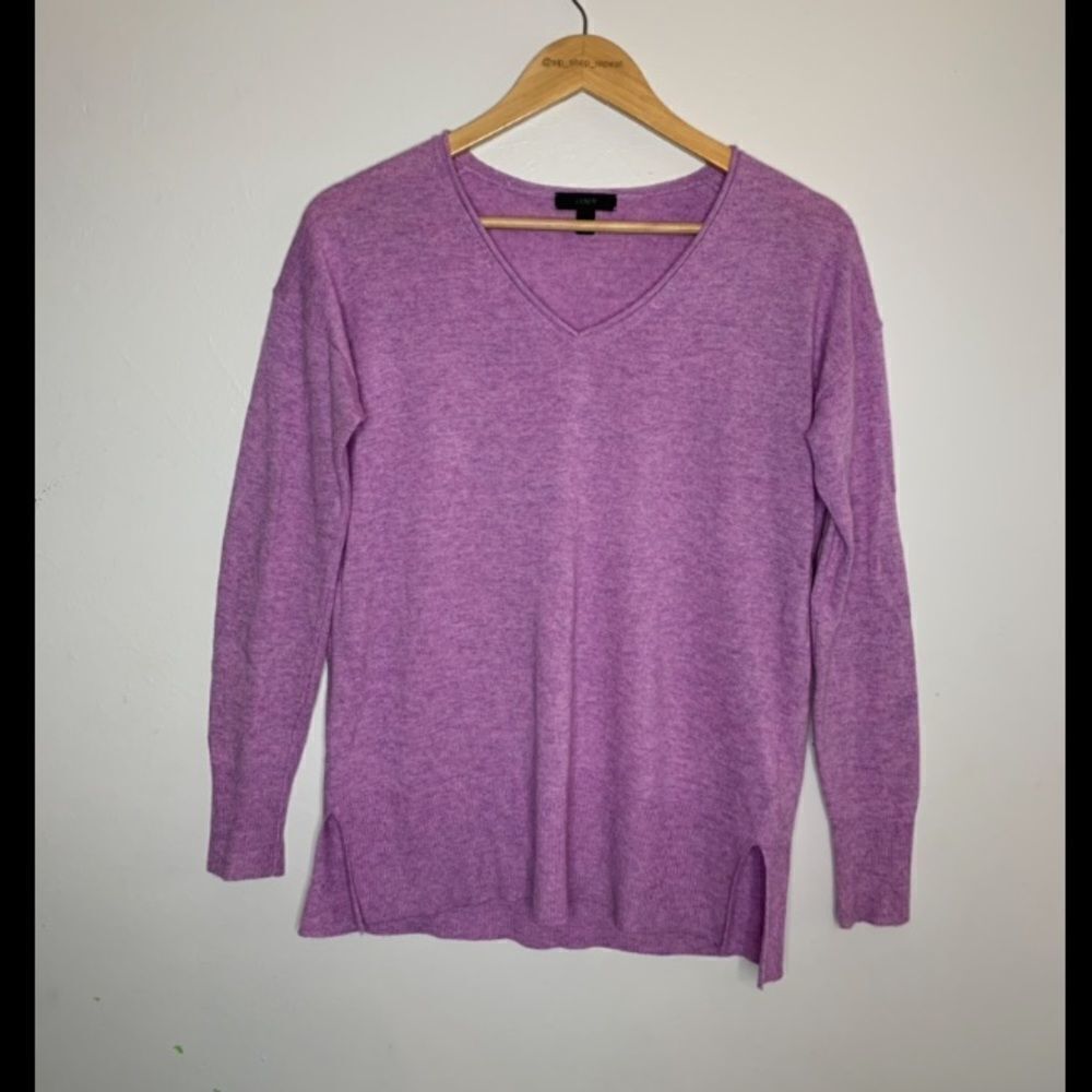 J.Crew V-neck lilac purple sweater. XXS